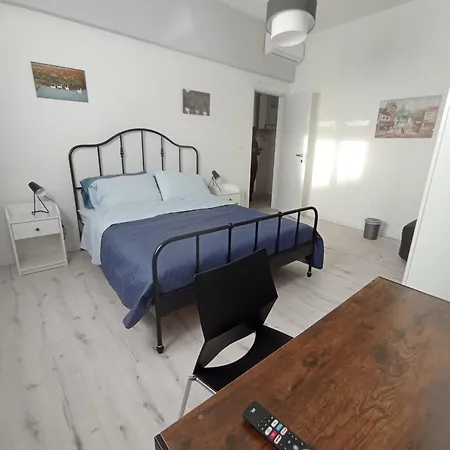 Bed & Breakfast La Dimora Degli Artisti - *